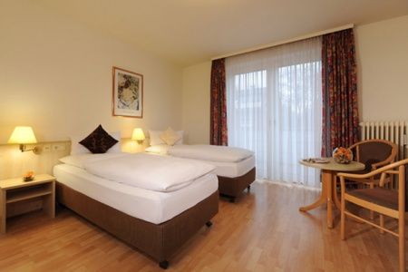 Air Hotel Wartburg in Düsseldorf   Air Hotel Wartburg in Düsseldorf