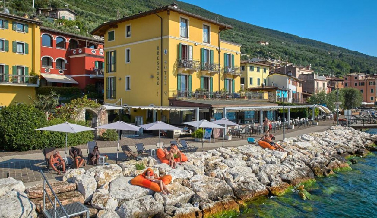  Our motorcyclist-friendly Hotel Brenzone & Villa del Lago  