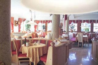  Garni Ciasa Ai Pini in St. Kassian (BZ) 