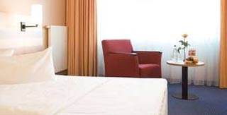  Our motorcyclist-friendly InterCityHotel Frankfurt Airport  