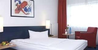  Our motorcyclist-friendly InterCityHotel Frankfurt Airport  