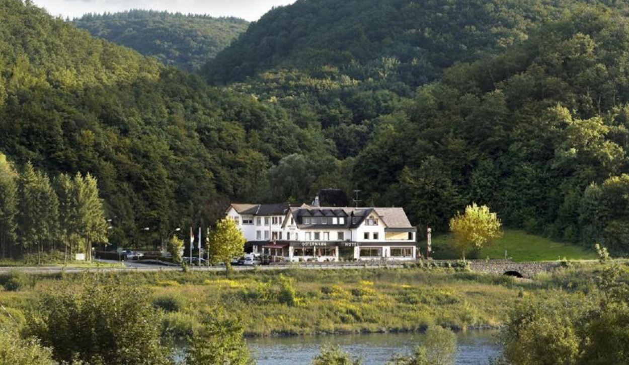 Motorcyklist-venligt Mosel-Hotel-Restaurant Ostermann i Treis-Karden / Lützbach
