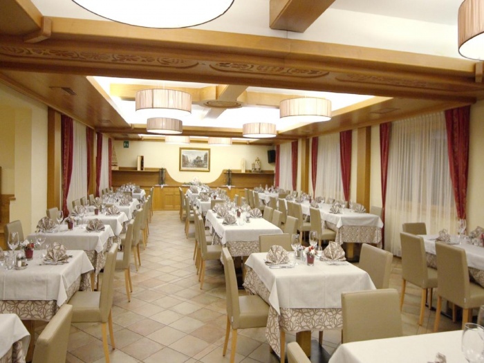  Hotel Sporting Ravelli in Mezzana  (Tn) 