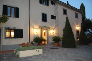  Our motorcyclist-friendly Villa I Barronci  