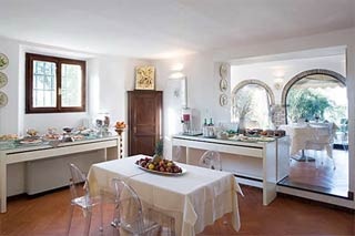  Our motorcyclist-friendly Villa I Barronci  