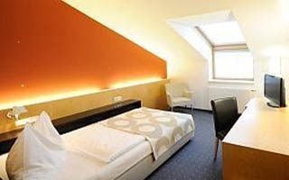  Our motorcyclist-friendly Airport Boutiquehotel Hein  