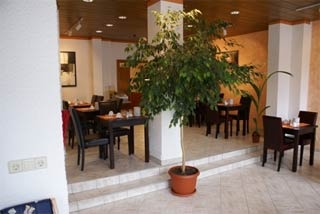  Our motorcyclist-friendly Hotel-Restaurant Sonnenhof  