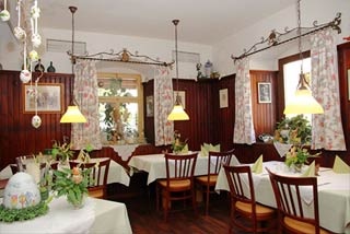  bikerfreundlches Hotel-Gasthof Grüner Baum in Pommersfelden 