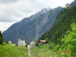 Fahrradfahrer Gasthof Kronburg in Zams