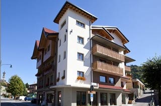  Familien Urlaub - familienfreundliche Angebote im Harmony Suite Hotel in Selvino (BG) in der Region Lombardei 