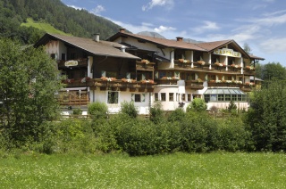  Familien Urlaub - familienfreundliche Angebote im Hotel Cappella in Neustift in der Region Stubaital 