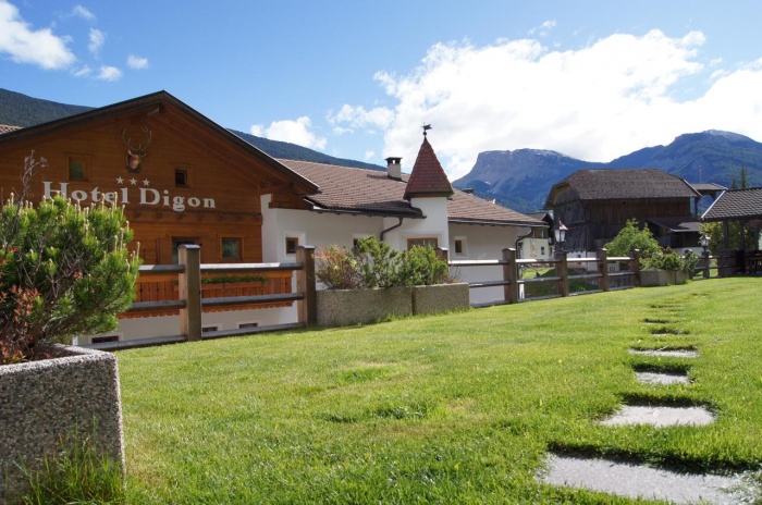 Motorvriendelijk Hotel Digon in St. Ulrich - Grödental