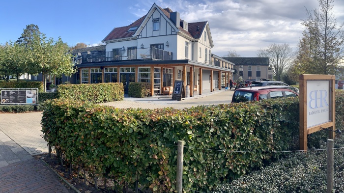 Fahrradfahrer Badhotel Renesse in Renesse