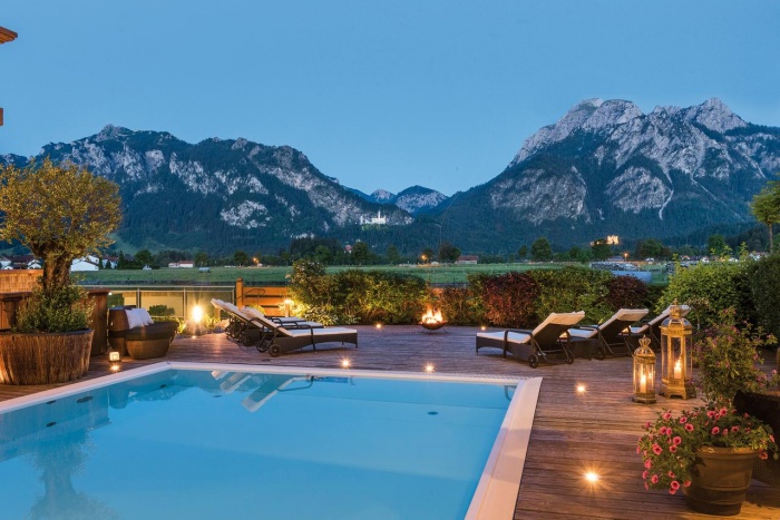  Familien Urlaub - familienfreundliche Angebote im Hotel RÃ¼bezahl mit Blick auf Schloss Neuschwanstein in Schwangau in der Region AllgÃ¤u 