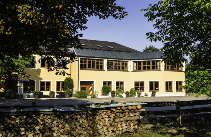 Cyclist Hotel Restaurant Hallnberg in Walpertskirchen