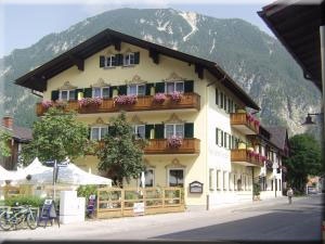 Familien Urlaub - familienfreundliche Angebote im Alter Wirt in Farchant in der Region Garmisch - Partenkirchen 
