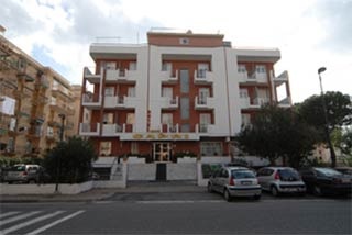 Motorvriendelijk Hotel Capri in Pietra Ligure (SV)