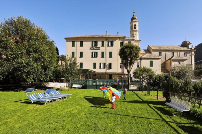  Familien Urlaub - familienfreundliche Angebote im Hotel Florenz in Finale Ligure (Sv) in der Region Ligurischen KÃ¼ste der Blumen- und Palmenriviera 