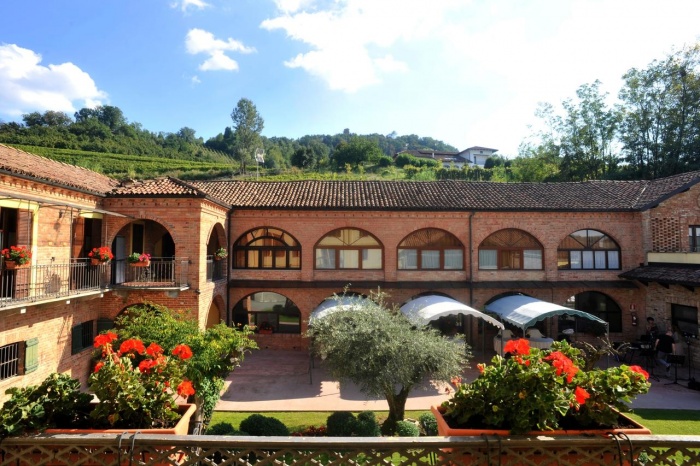  Familien Urlaub - familienfreundliche Angebote im La Corte Hotel & Ristorante in Calamandrana (AT) in der Region Langhe und Monferrato 