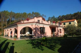 Cyclist Hotel La Rossola Resort in Bonassola