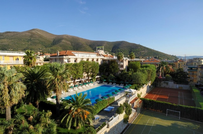  Familien Urlaub - familienfreundliche Angebote im Hotel Residence Oliveto in Ceriale (SV) in der Region Ligurischen KÃ¼ste der Blumen- und Palmenriviera 