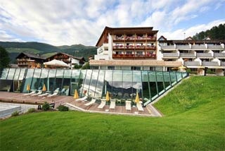  Familien Urlaub - familienfreundliche Angebote im Hotel Family Resort Rainer in Sesto (BZ) in der Region Pustertal (I) 
