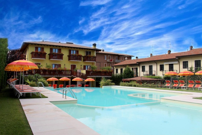  Familien Urlaub - familienfreundliche Angebote im Hotel Romantic in Cavaion in der Region Gardasee 