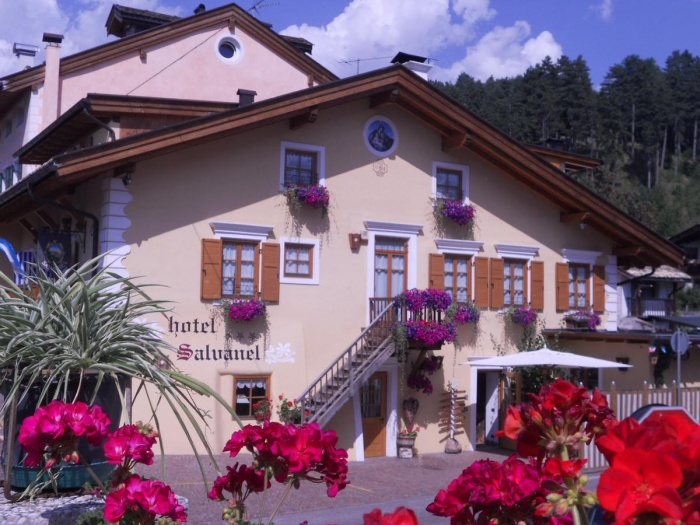 Fietsenhotel Garni Salvanel in Cavalese