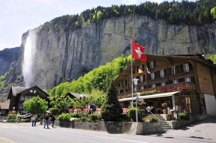  Familien Urlaub - familienfreundliche Angebote im Hotel Restaurant SchÃ¼tzen in Lauterbrunnen in der Region Berner Oberland 