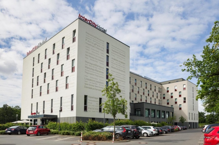 Cyclist IntercityHotel Berlin Brandenburg Airport in Berlin - Schönefeld