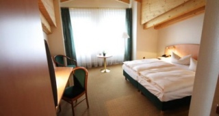 Motorrad Best Western Hotel Riedstern in Riedstadt-Goddelau