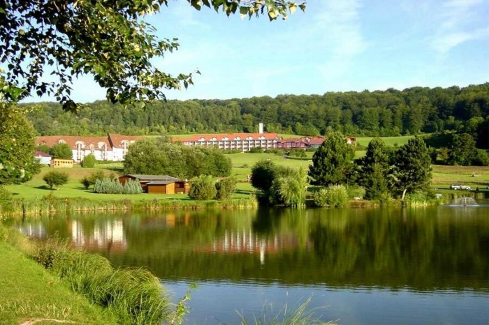  Familien Urlaub - familienfreundliche Angebote im Hessen Hotelpark Hohenroda in Hohenroda in der Region RhÃ¶n 