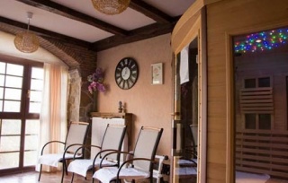  Our motorcyclist-friendly La Casa del Puente (Brücken Haus)  