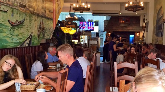  Our motorcyclist-friendly Mermaid Suite Hotel an der Oxford Street in London  