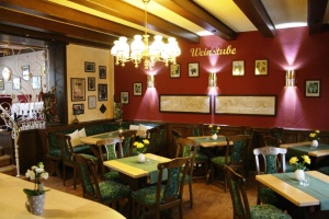  Weinhotel Hubertus Garni in Klotten 