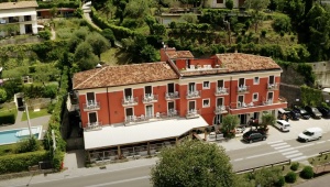  Hotel Menapace in Torri del Benaco 