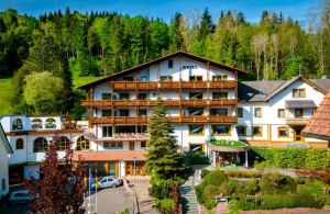  fahrradfahrerfreundliches Holzschuh`s Schwarzwaldhotel WELLNESS & SPA in Baiersbronn-Schönmünzach 
