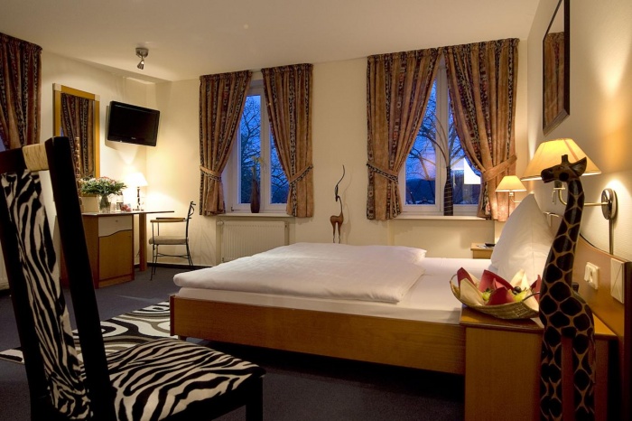  Our motorcyclist-friendly Hotel-Restaurant ROEMER  