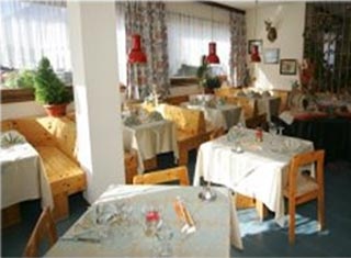  Our motorcyclist-friendly Hotel Croce Bianca  