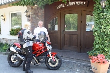 Gäste Fotoeinsendungen   Gäste Fotoeinsendungen