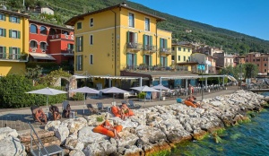  Our motorcyclist-friendly Hotel Brenzone & Villa del Lago  