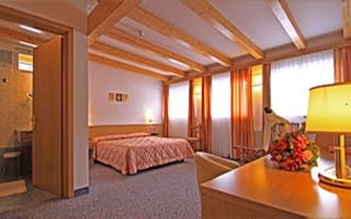  Our motorcyclist-friendly Hotel Crescenzia  