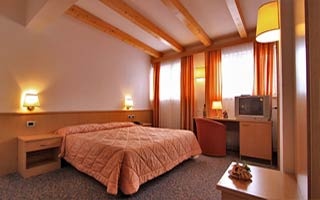  Hotel Crescenzia in Vigo di Fassa 