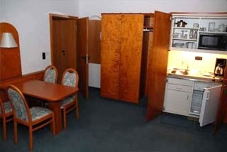  Hotel-Gasthof GrÃ¼ner Baum in Pommersfelden 