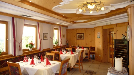  Weisses RÃ¶ssl in Lajen 