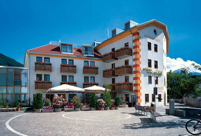 Motorradfahrerfreundliches Hotel Engel in Schluderns